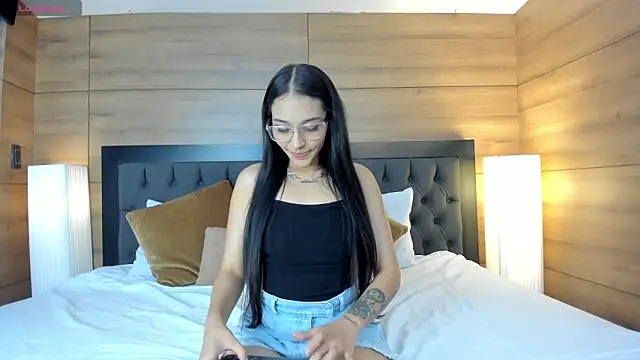 Roseaurora online show from 03/06/26, 12:55