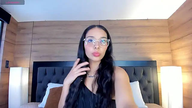 Roseaurora online show from 03/18/26, 01:02