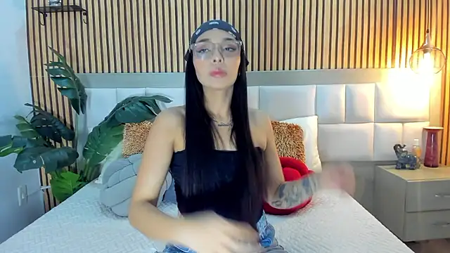 Roseaurora online show from 01/15/26, 01:36