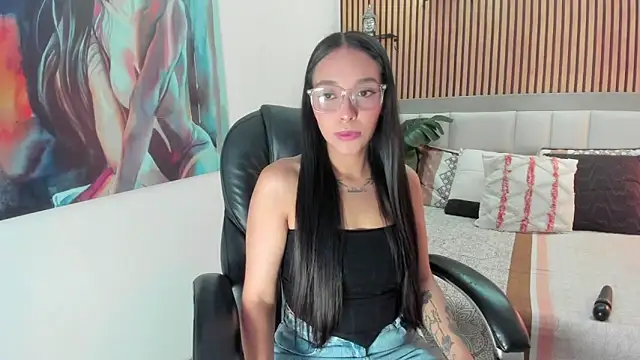 Roseaurora online show from 12/17/25, 01:05