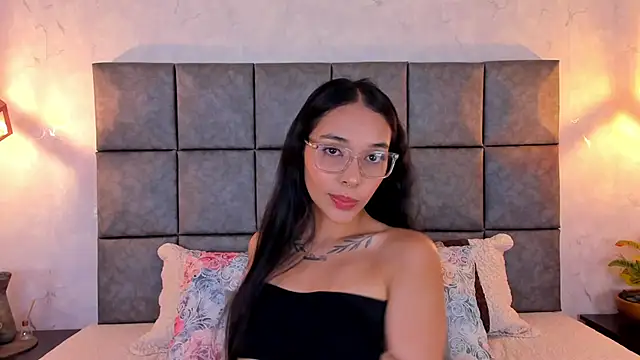 Roseaurora online show from 06/16/26, 10:48