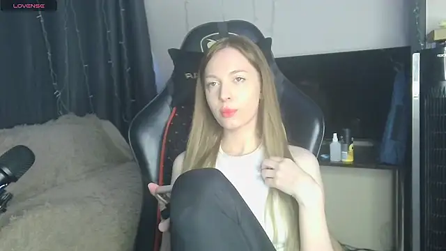 BabbbyFoxxx online show from 03/11/26, 05:45