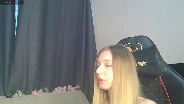 BabbbyFoxxx online show from 10/30/25, 04:44