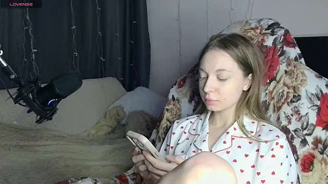 BabbbyFoxxx online show from 04/09/26, 04:58