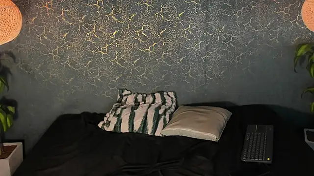 Snapshot of zorre_ chatting on 10/11/25, 06:09 zorre online show from 10/11/25, 06:09