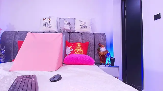 Snapshot of sweegirl69 chatting on 12/18/25, 11:58 sweegirl69 online show from 12/18/25, 11:58