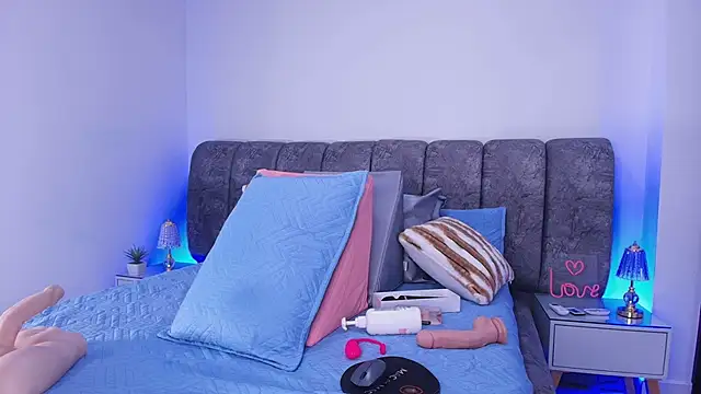 Snapshot of sweegirl69 chatting on 11/20/25, 12:06 sweegirl69 online show from 11/20/25, 12:06