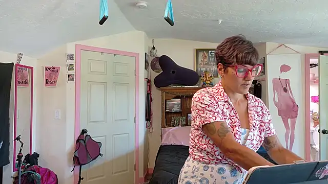 kinkycanner online show from 07/04/26, 07:51