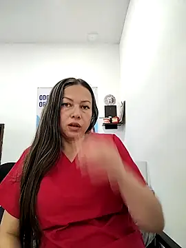 Snapshot of Madisson-04_ chatting on 11/05/25, 08:34 Madisson-04 online show from 11/05/25, 08:34