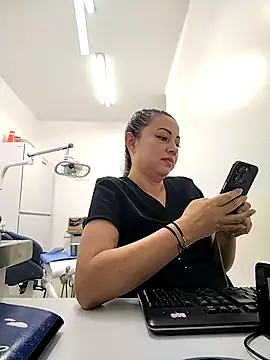 Snapshot of Madisson-04_ chatting on 10/21/25, 06:51 Madisson-04 online show from 10/21/25, 06:51