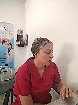 Snapshot of Madisson-04_ chatting on 11/21/25, 06:40 Madisson-04 online show from 11/21/25, 06:40