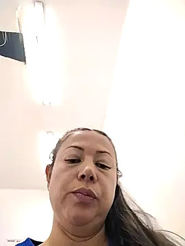 Snapshot of Madisson-04_ chatting on 09/17/25, 06:21 Madisson-04 online show from 09/17/25, 06:21