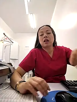 Snapshot of Madisson-04_ chatting on 10/22/25, 07:02 Madisson-04 online show from 10/22/25, 07:02