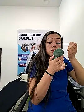 Snapshot of Madisson-04_ chatting on 11/11/25, 03:18 Madisson-04 online show from 11/11/25, 03:18