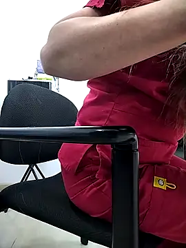 Snapshot of Madisson-04_ chatting on 11/29/25, 06:19 Madisson-04 online show from 11/29/25, 06:19