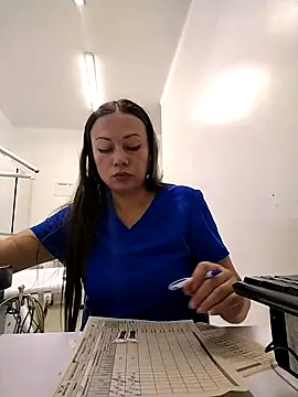 Snapshot of Madisson-04_ chatting on 11/06/25, 09:41 Madisson-04 online show from 11/06/25, 09:41