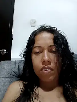 Snapshot of MiaForever1 chatting on 03/08/26, 02:04 MiaForever1 online show from 03/08/26, 02:04