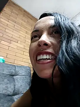 Snapshot of MiaForever1 chatting on 04/06/26, 04:46 MiaForever1 online show from 04/06/26, 04:46