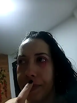 MiaForever1 online show from 10/31/25, 08:49