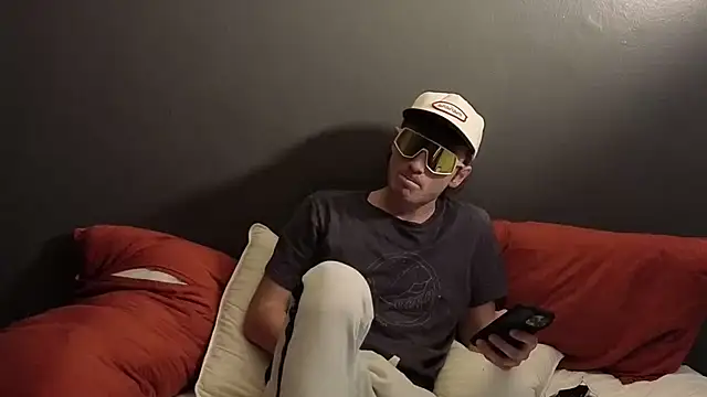 maskedboy1 online show from 10/31/25, 10:16