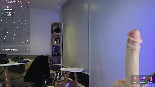 Snapshot of novafet chatting on 10/04/25, 12:45 novafet online show from 10/04/25, 12:45