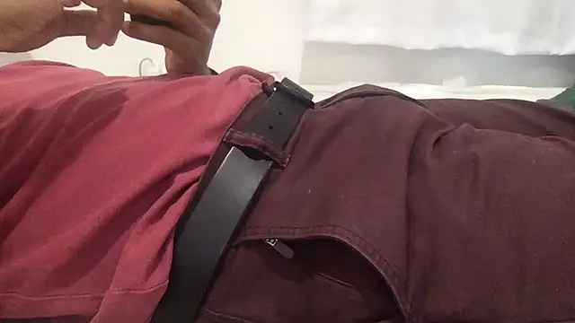 Snapshot of Pomloposho chatting on 10/22/25, 08:08 Pomloposho online show from 10/22/25, 08:08