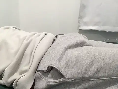 Snapshot of Pomloposho chatting on 09/22/25, 09:10 Pomloposho online show from 09/22/25, 09:10