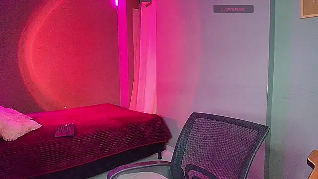 sophiejuicy  online show from 10/10/25, 06:36