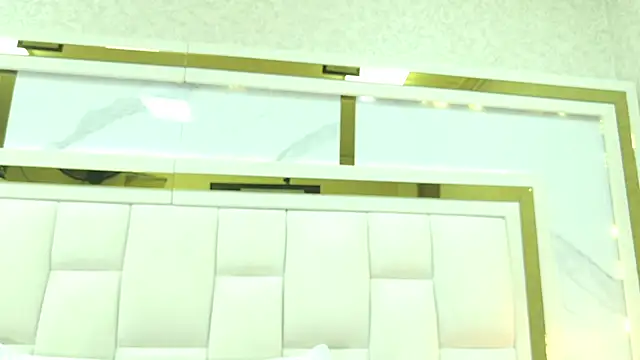 Snapshot of violet_sm chatting on 11/06/25, 03:21 violet sm online show from 11/06/25, 03:21