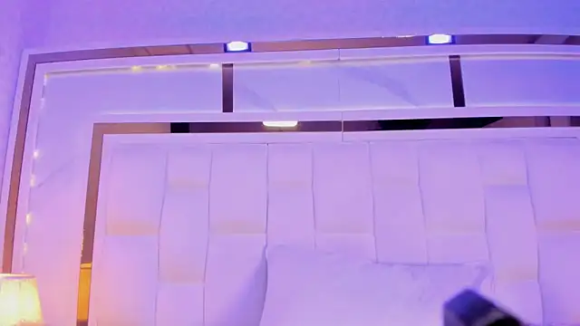 Snapshot of violet_sm chatting on 11/15/25, 03:10 violet sm online show from 11/15/25, 03:10