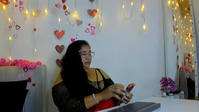 milf latinn online show from 09/29/25, 02:23