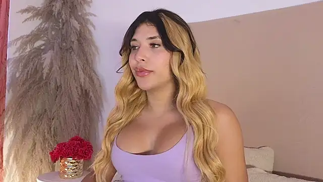 dahiana marin online show from 10/29/25, 07:24