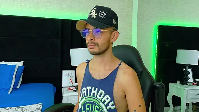 HairyDiamond  online show from 09/19/25, 03:43