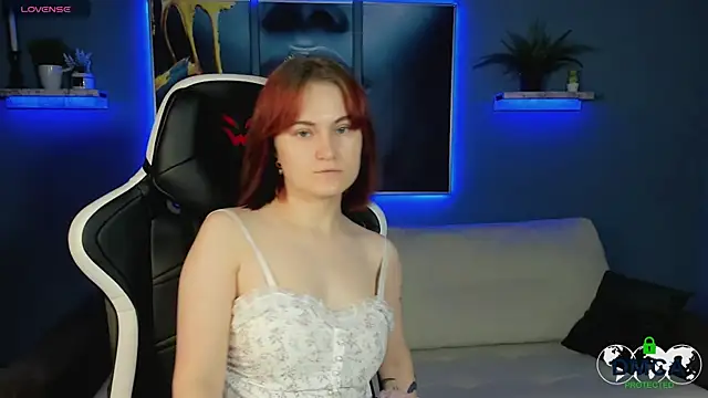 Roxy foxi online show from 10/04/25, 01:18