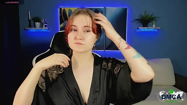 Roxy foxi online show from 11/17/25, 01:09