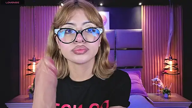 AlanaWalker9 online show from 04/15/26, 11:38