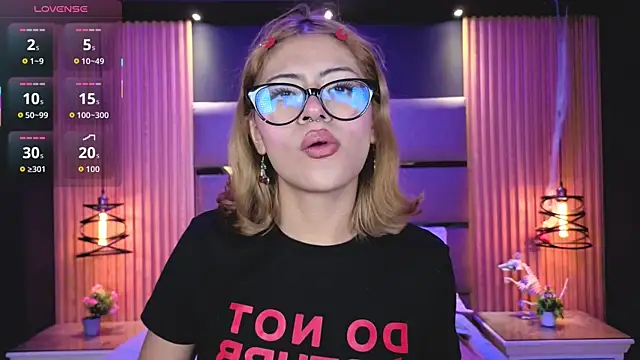 AlanaWalker9 online show from 04/13/26, 11:36