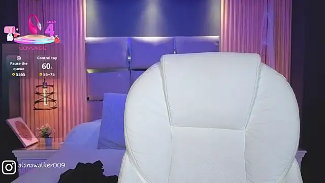 AlanaWalker9 online show from 11/18/25, 03:54