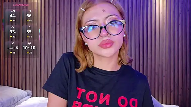 AlanaWalker9 online show from 03/21/26, 11:36