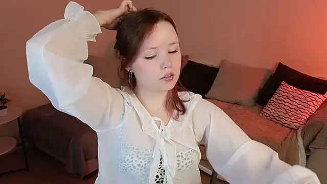 Snapshot of Sweetie_Hope chatting on 04/04/26, 04:35 Sweetie Hope online show from 04/04/26, 04:35