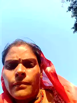 Snapshot of H_seema chatting on 02/15/26, 12:04 H seema online show from 02/15/26, 12:04