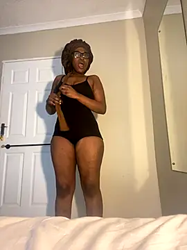 Moonzy77 online show from 09/29/25, 02:34