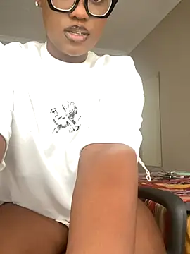 Moonzy77 online show from 10/16/25, 12:46