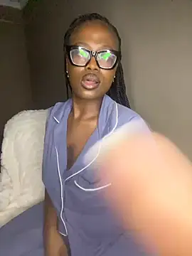 Moonzy77 online show from 11/14/25, 10:13