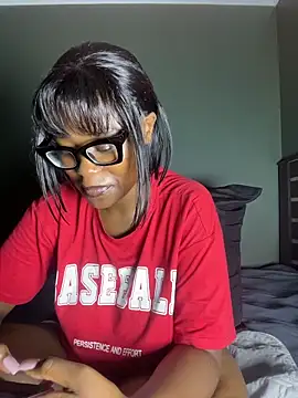 Moonzy77 online show from 03/05/26, 12:29