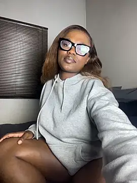 Moonzy77 online show from 02/15/26, 09:14