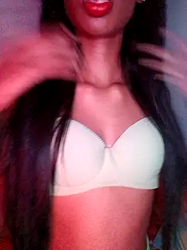 Snapshot of BunnyBloom25 chatting on 09/15/25, 04:29 BunnyBloom25 online show from 09/15/25, 04:29