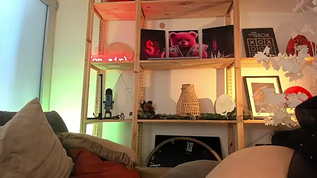 Snapshot of Sima_Wendy chatting on 11/06/25, 07:23 Sima Wendy online show from 11/06/25, 07:23