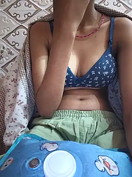 Snapshot of Aidakhan1212 chatting on 11/14/25, 06:22 Aidakhan1212 online show from 11/14/25, 06:22