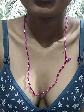 Snapshot of Aidakhan1212 chatting on 11/17/25, 07:12 Aidakhan1212 online show from 11/17/25, 07:12